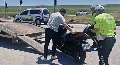 Çorum'da motosiklet ile otomobil çarpıştı: 1 yaralı