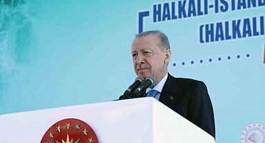 Cumhurbaşkanı Erdoğan: "Siz kimin hain olduğunu tartışırken biz zorlu müzakere masalarında Türkiye'nin hak ve hukukunu savunduk. Siz birbirinizin kuyusunu kazarken biz elimizle iğneyle kuyu kazar gibi barışa giden yolun önündeki engelleri kaldırd