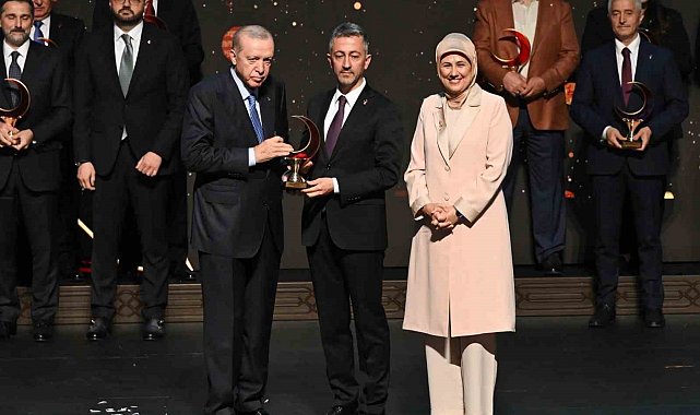 Cumhurbaşkanı Erdoğan'dan KARDEMİR'e "Yılın Kurumsal Kan Bağışçısı" ödülünü