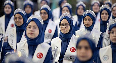 Cumhurbaşkanı Yardımcısı Yılmaz, Sakarya'da Hafızlık İcazet Merasimi'ne katıldı