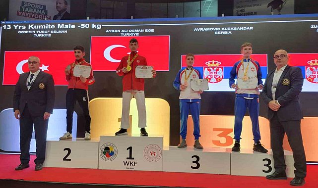 Darıcalı karateciler Balkan Şampiyonası'ndan madalyalarla döndü