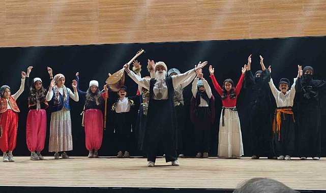 Dede Korkut hikâyeleri Muradiye'de sahnelendi
