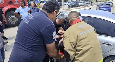 Defne'de kamyonla çarpışan otomobilin sürücüsü yaralandı