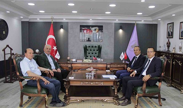 Defterdar Özdemir, esnaf temsilcileriyle bir araya geldi