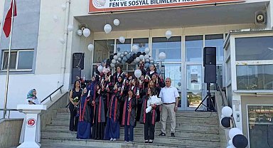 Devrek'te İmam Hatiplilerden mezuniyet sevinci
