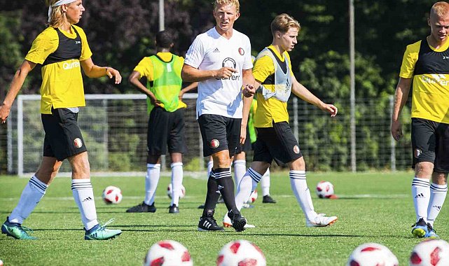 Dirk Kuyt, 11 yıl sonra Fenerbahçe'ye döndü