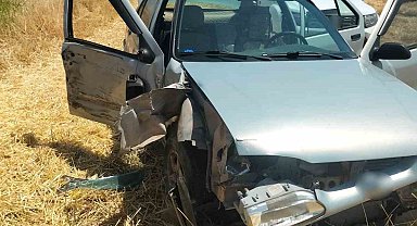 Diyarbakır'da traktörle otomobil çarpıştı: 3 yaralı