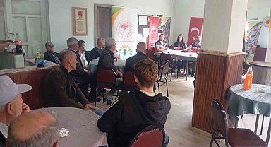 Domaniç'te ahududu yetiştiriciliği eğitimi düzenlendi