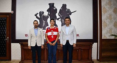 Dörtyollu Sena, hentbol milli takımında memleketini temsil edecek