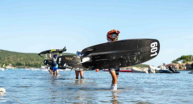 Dünya Motosurf Şampiyonası'nda ilk gün etap yarışları sona erdi