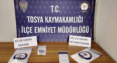 Durdurulan araçtan uyuşturucu çıktı: 2 tutuklama