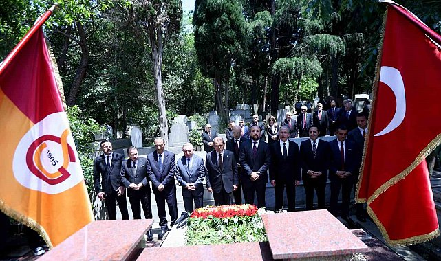 Dursun Özbek, Ali Sami Yen ve Süleyman Seba'nın kabrini ziyaret etti