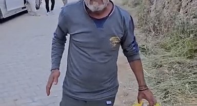 Duyarlı vatandaş piknik alanındaki çöpleri elleriyle topladı
