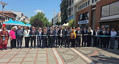 Edirne'de Hayat Boyu Öğrenme Haftası kutlandı: Kursiyerler 1 yıllık emeklerini görücüye çıkardı