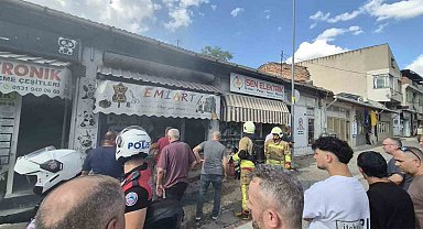 Edirne'de iş yerinde çıkan yangına kova ve hortumla müdahale