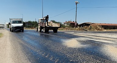 Edirne'de kavurucu sıcaklar asfaltı eritti: Belediye ekipleri yola kum serdi