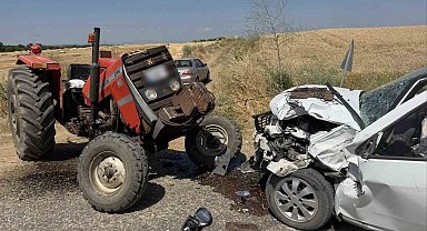 Edirne'de traktör ile otomobil çarpıştı: 2 yaralı
