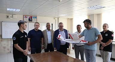 Edremit Anadolu İmam Hatip Lisesinin dünya şampiyonu İHA takımlarına Başkan Ertaş'tan teknoloji desteği
