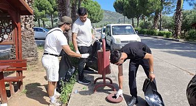Edremit MYO öğrencilerinden çevre temizliği