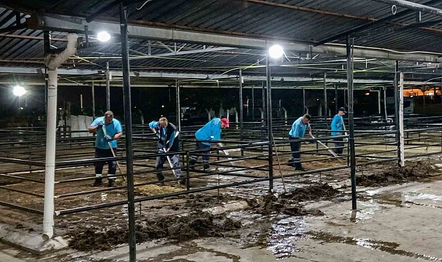 Efeler'de bayram sonrası kapsamlı temizlik seferberliği
