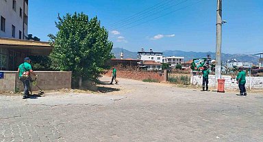 Efeler'de temizlik çalışmaları sürüyor