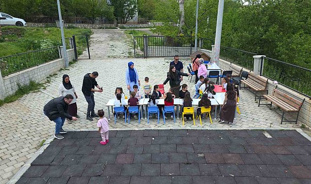 Eğitim gönüllüleri Gevaşlı öğrencilere unutulmaz bir gün yaşattı