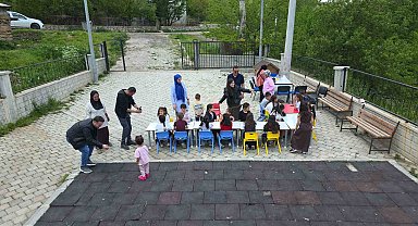 Eğitim gönüllüleri Gevaşlı öğrencilere unutulmaz bir gün yaşattı