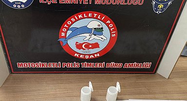 Ehliyetsiz plakasız motosiklet kullanırken üzerinde uyuşturucu çıktı