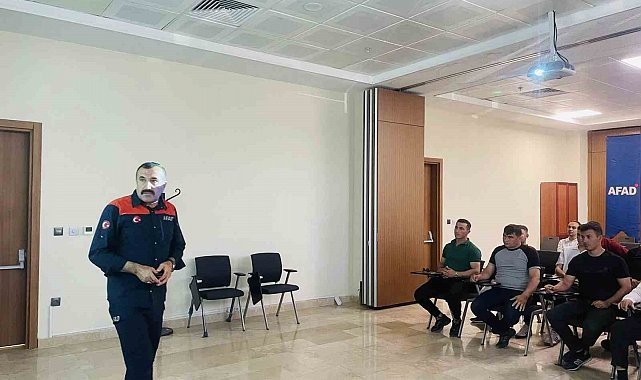 Elazığ'da arama-kurtarma ve trafik kazalarına müdahale eğitimi