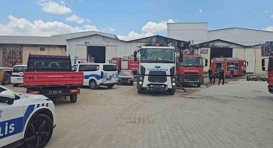 Elazığ'da depo yangını söndürüldü