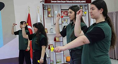 Elazığ'da genç kızların dart sporuna ilgisi artıyor