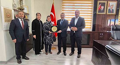 Emekli öğretmenden örnek bağış