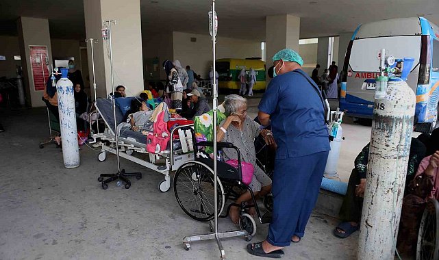 Endonezya'da 6.7 büyüklüğünde deprem