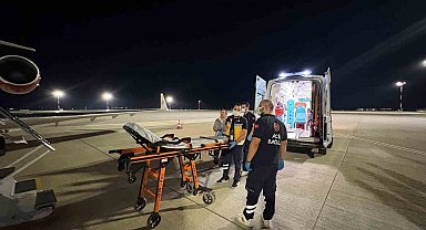 Endonezya'da kaza geçiren Türk vatandaşı ambulans uçakla Türkiye'ye getirildi