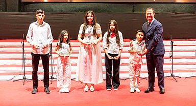 Erdem Koleji'nde mezuniyet heyecanı
