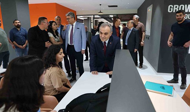 ERÜ'nün yenilenen Kadir Has Merkez Kütüphanesi hizmete açıldı