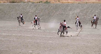 Erzincan'da Kulüpler İl Birinciliği Atlı Cirit müsabakaları tamamlandı