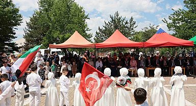 Erzincan'da Kur'an kursu öğrencilerinden yıl sonu şenliği