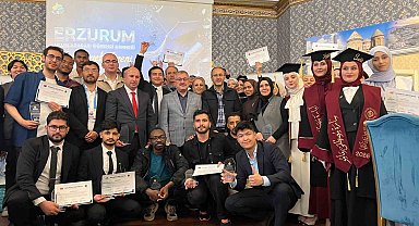 Erzurum'da eğitim alan uluslararası öğrenciler memleketlerine uğurlandı
