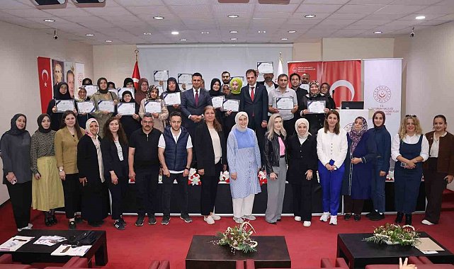Erzurum'da "Benim köklü ailem" projesinde sertifika heyecanı