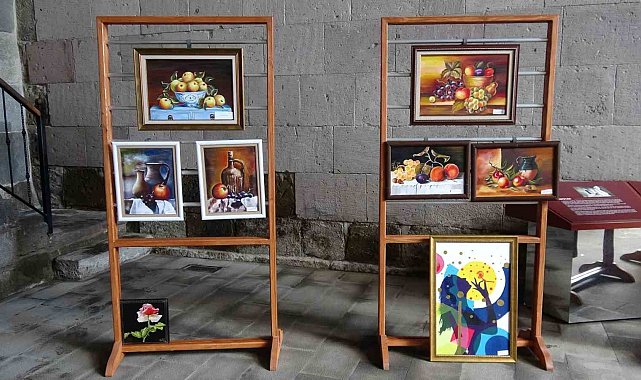 Erzurum'da "Yaşayan değerlerin sanat yolculuğu" sergisine yoğun ilgi