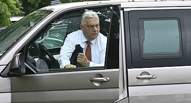 Eski Macaristan Başbakanı Orban, genel seçimlerdeki yenilgisine rağmen yeniden Fidesz lideri seçildi