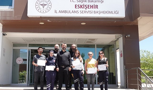 Eskişehir'de başarılı Acil Sağlık ekiplerine başarı ve teşekkür belgesi verildi
