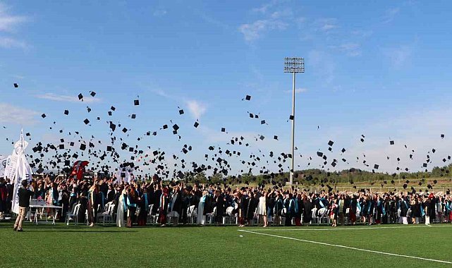 ESOGÜ'de mezuniyet coşkusu yaşandı