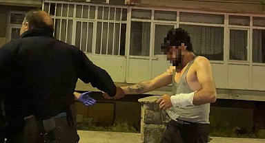 Evinde bıçakla kendine zarar veren şahsın hayatını polisin telefon detayı kurtardı