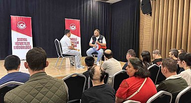 Fatih Sanat Akademisi'nde özel bireylere enstrüman ve tiyatro eğitimi