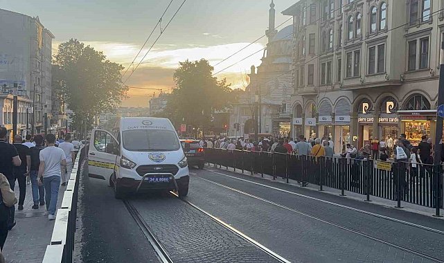 Fatih'te tramvayın altında kalarak ölen çocuğun cenazesi adli tıbba kaldırıldı
