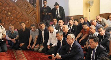 Ferdi Zeyrek için Hatuniye Camii'nde mevlid programı