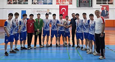 Futsalda şampiyonluk sevinci