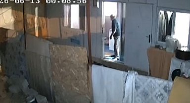 Gaziantep'teki 4.6'lık deprem anı güvenlik kameralarında